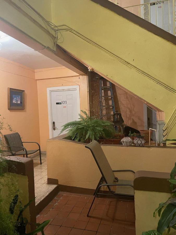 Midtown Guest House Charlotte Amalie Ngoại thất bức ảnh