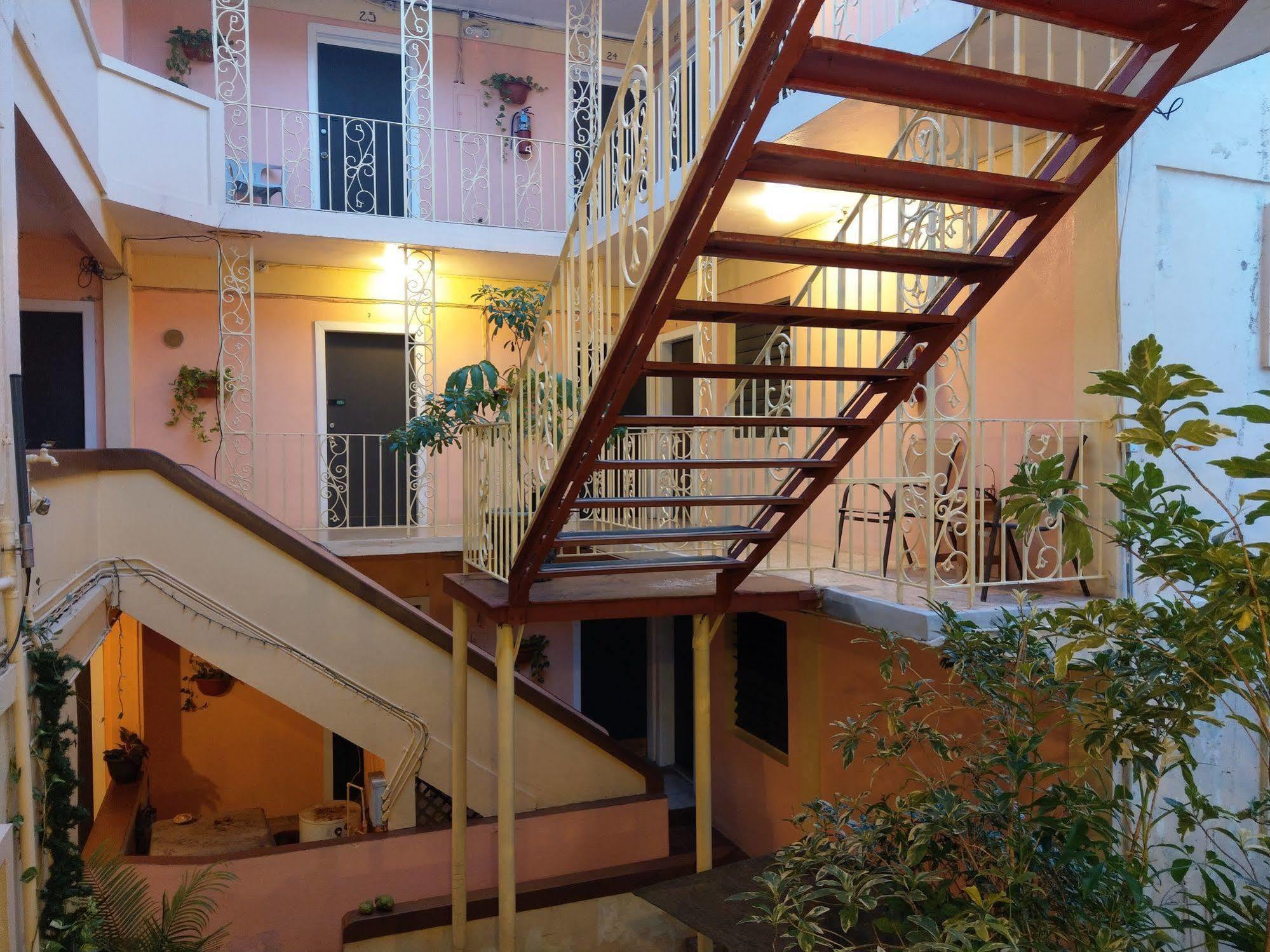 Midtown Guest House Charlotte Amalie Ngoại thất bức ảnh