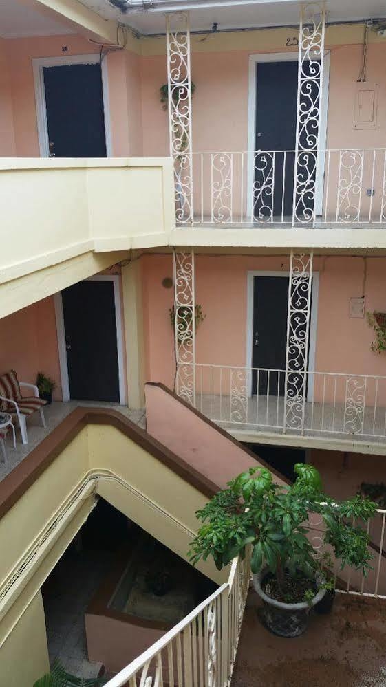 Midtown Guest House Charlotte Amalie Ngoại thất bức ảnh